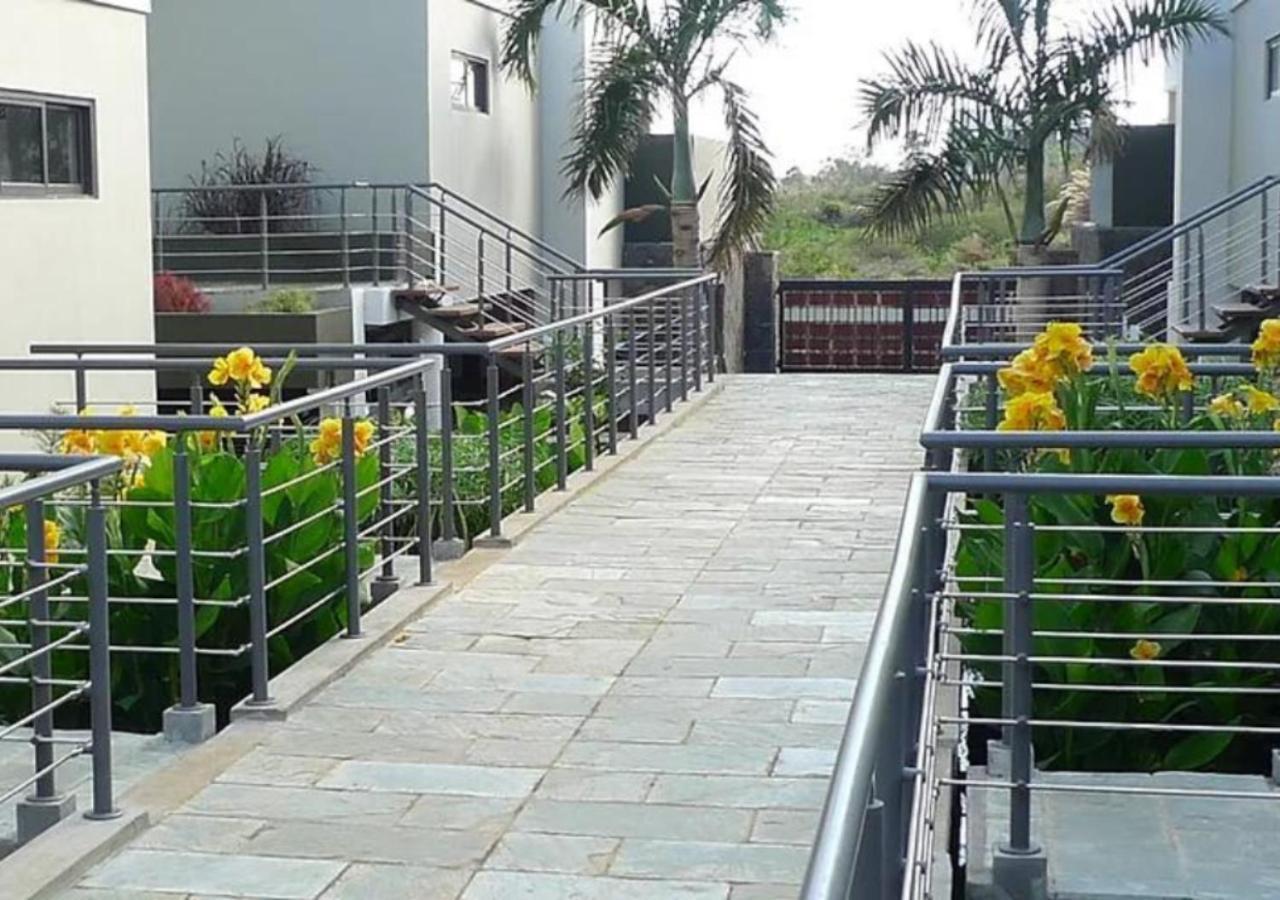 Modern Villa In Grand Bay - Short Walk To Beach Екстериор снимка