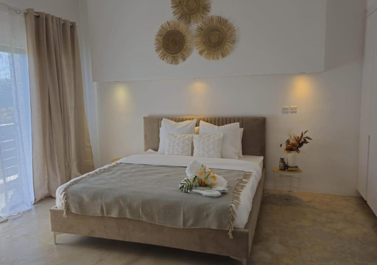 Modern Villa In Grand Bay - Short Walk To Beach Екстериор снимка