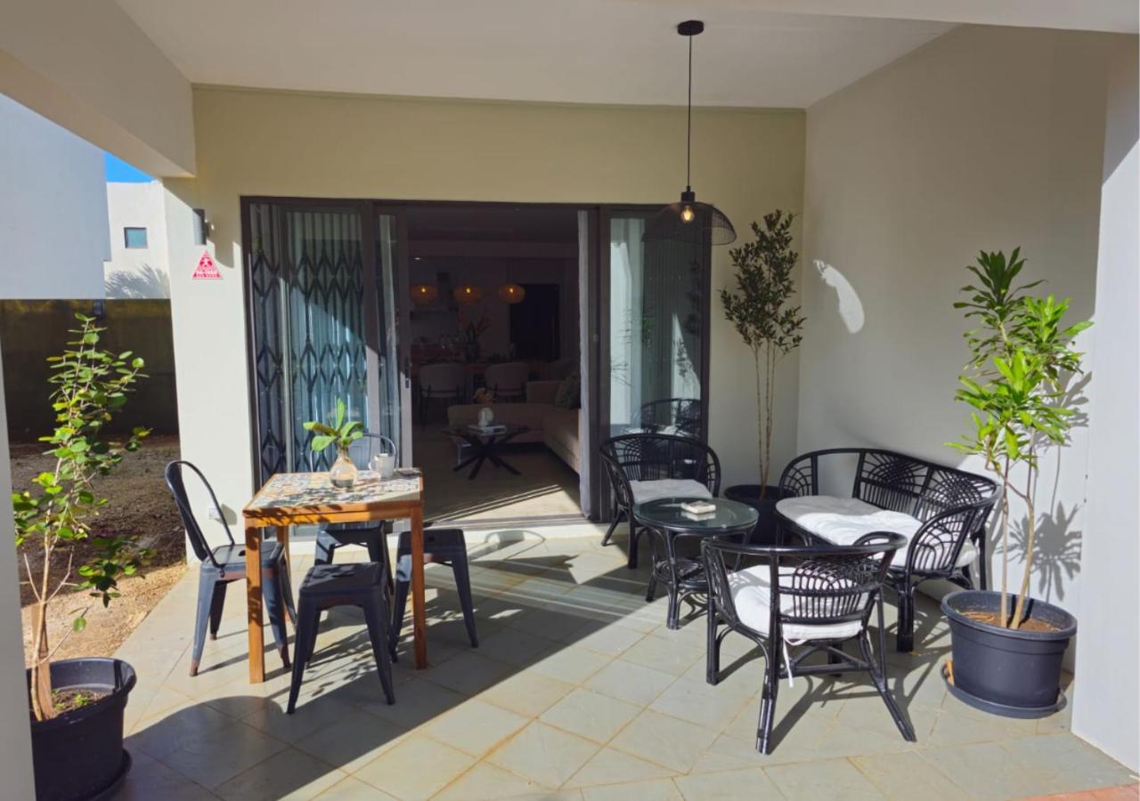 Modern Villa In Grand Bay - Short Walk To Beach Екстериор снимка
