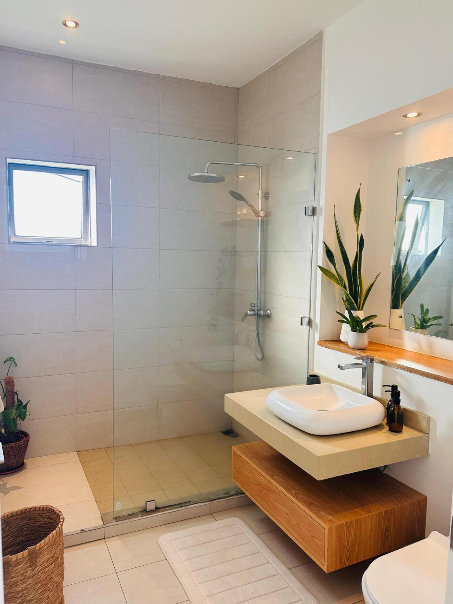 Modern Villa In Grand Bay - Short Walk To Beach Екстериор снимка