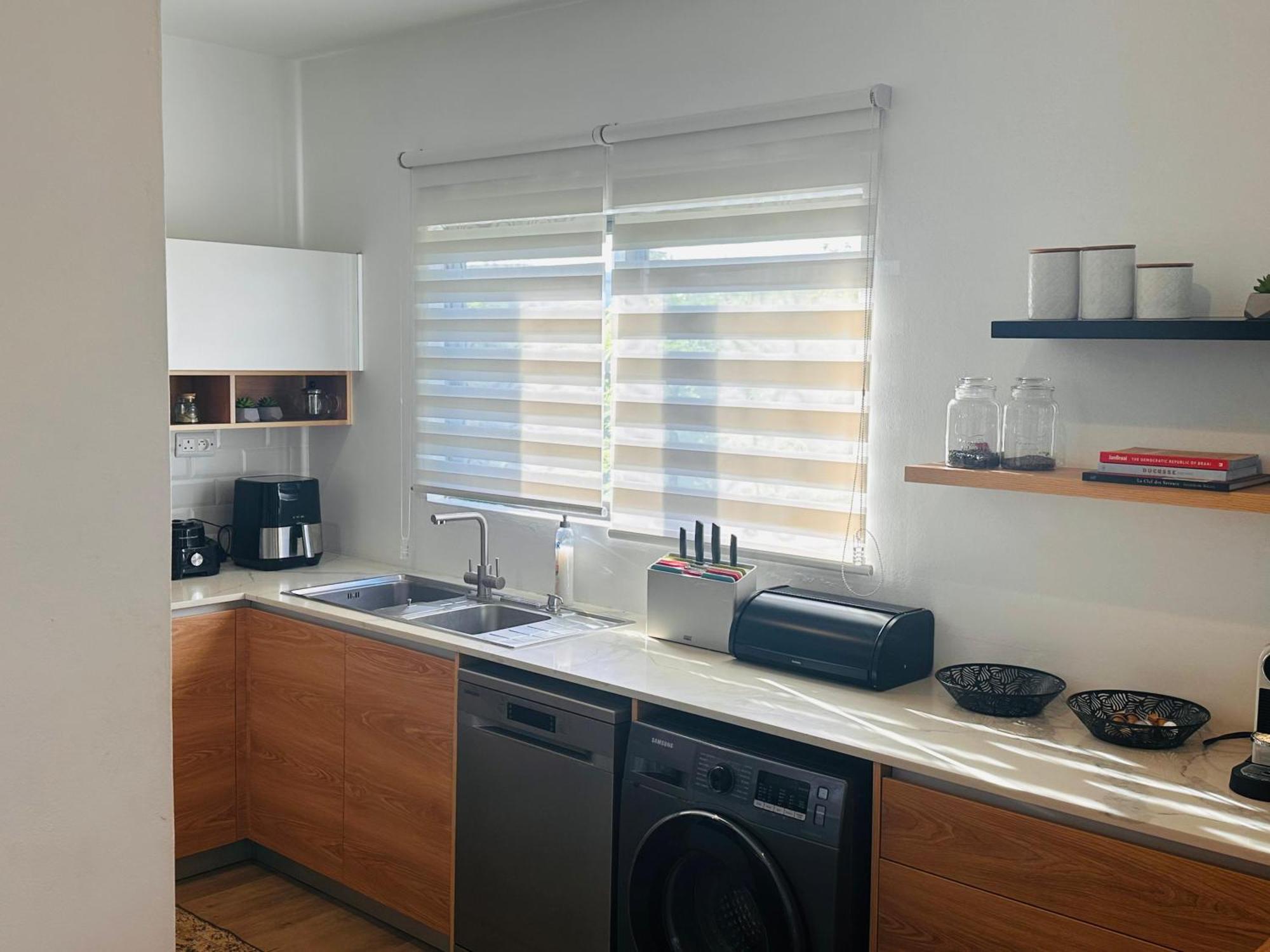 Modern Villa In Grand Bay - Short Walk To Beach Екстериор снимка