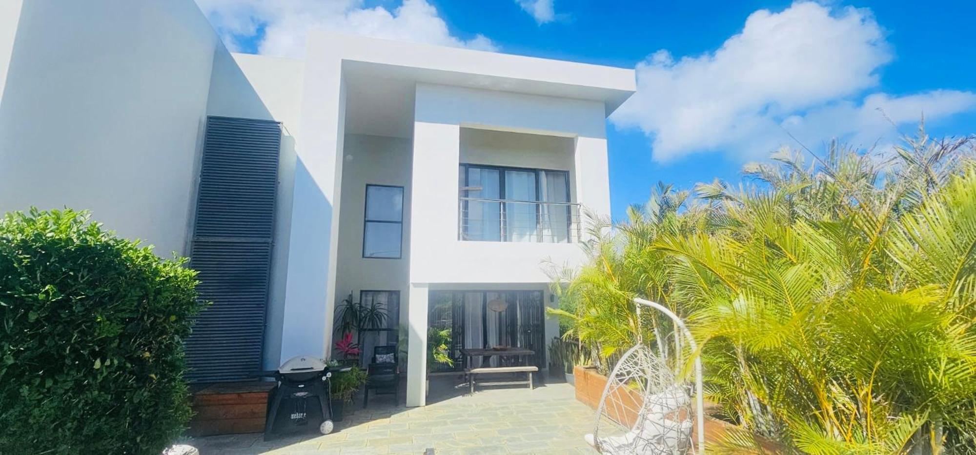 Modern Villa In Grand Bay - Short Walk To Beach Екстериор снимка